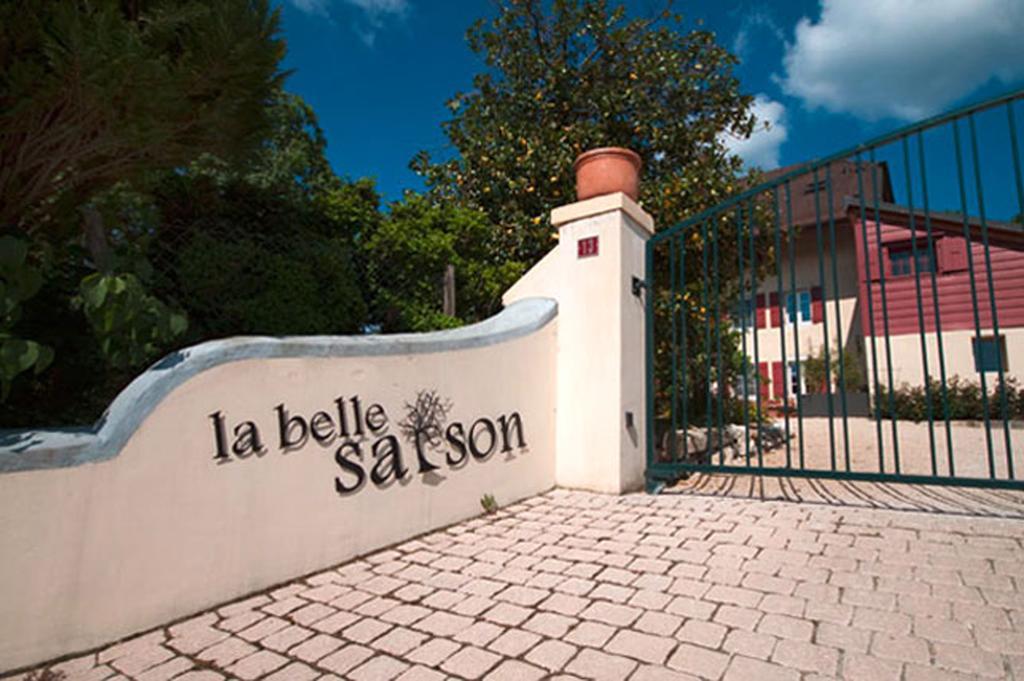 La Belle Saison Acomodação com café da manhã Mollens  Exterior foto